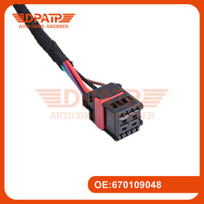 670109048 670109047 Actuador eléctrico de puerta trasera para Levante Maserati